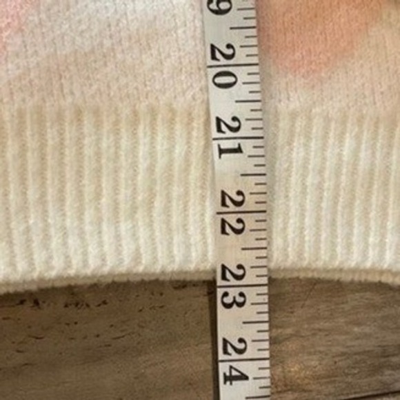 Vince Camuto Pink Heart Knit Sweater Womens Pearl Embellished Medium Valentine - Picture 7 of 11